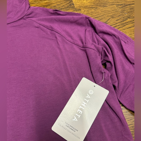 Athleta Cold Shoulder Turtleneck in Purple - Size: S - Picture 3 of 6